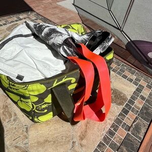 Lot of 2 Aloha bags. Tote + cooler